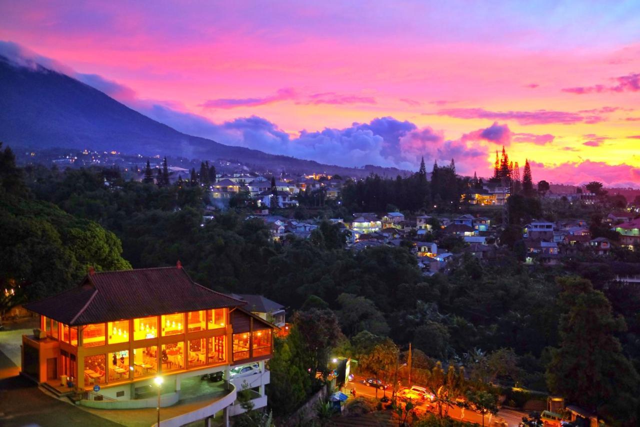 The Grand Hill Resort-Hotel Puncak Exterior photo