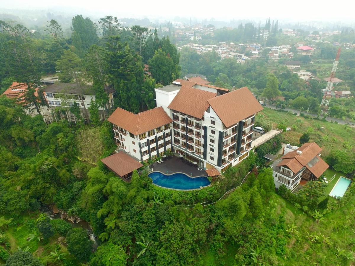 The Grand Hill Resort-Hotel Puncak Exterior photo
