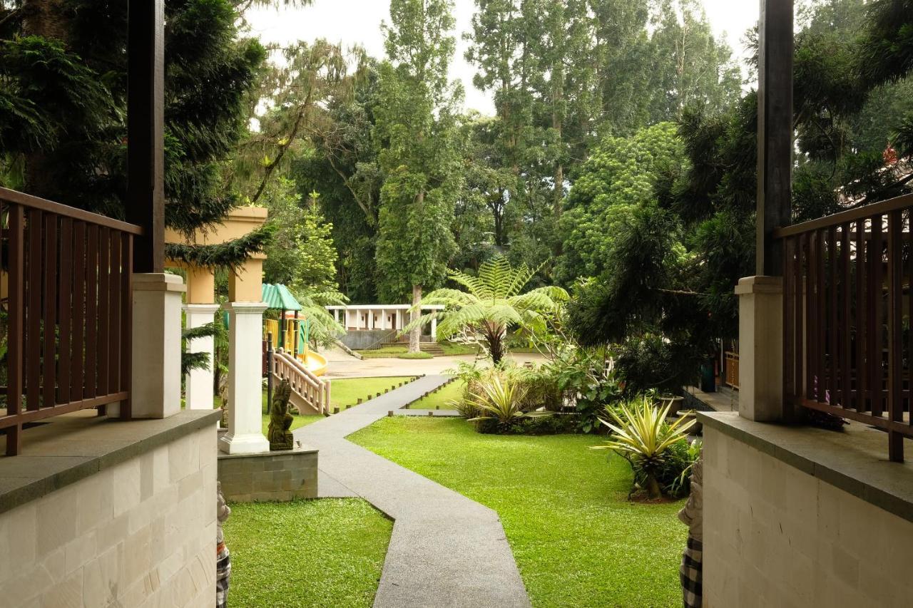 The Grand Hill Resort-Hotel Puncak Exterior photo
